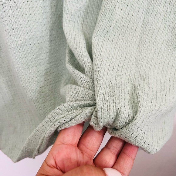 Pleione Women's Mint Green Twisted Hem Light Waffle Knit Top Size Large - Picture 5 of 8
